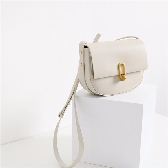 Leather half round saddle bag main image 8